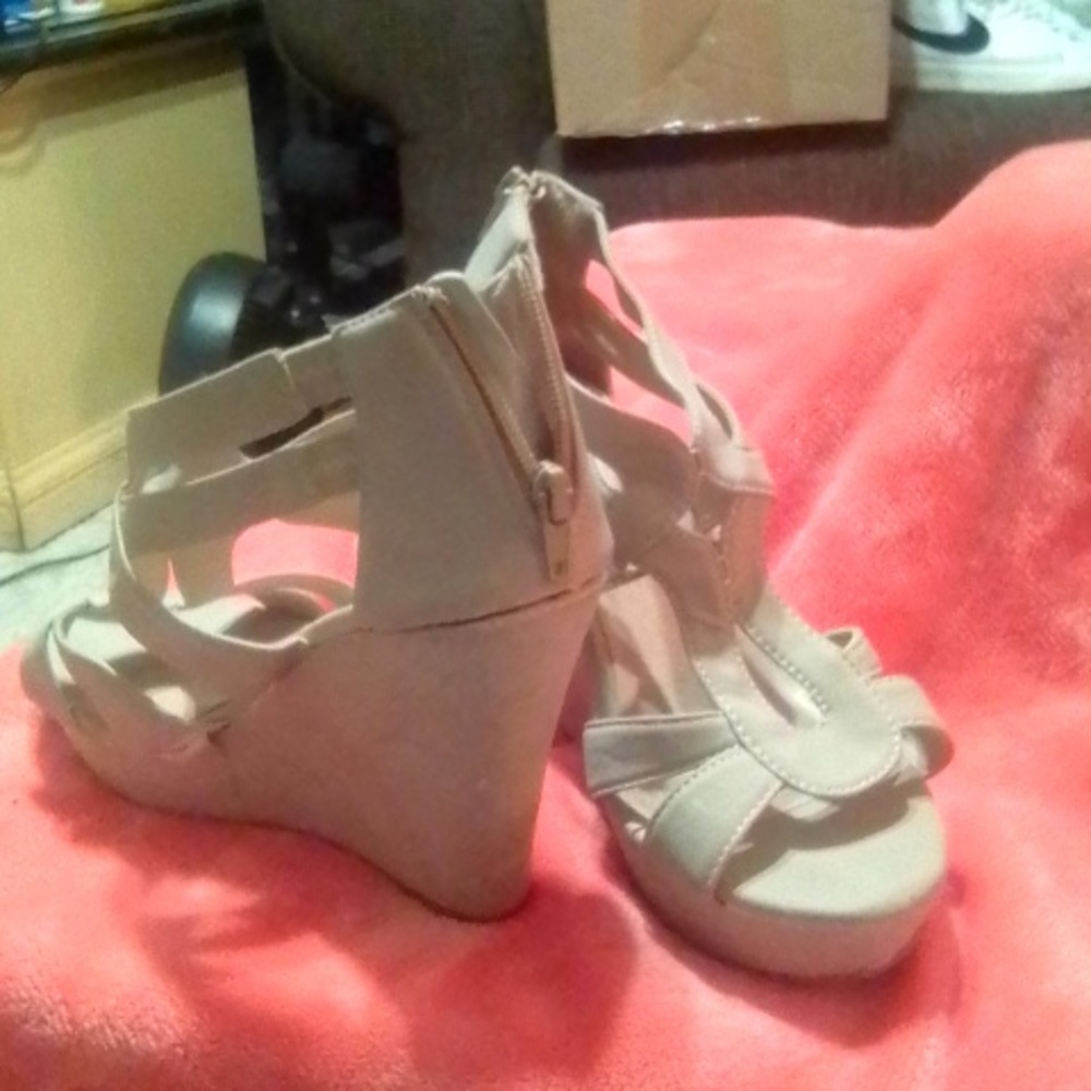 Shoes - Picture 2 of 2
